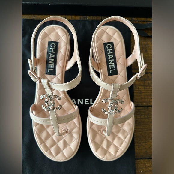 CHANEL Sandals - Picture 12 of 15